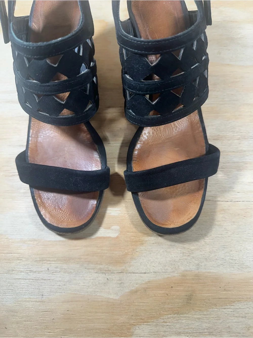 Chie Mahara Black Suede Women’s Wedge Sandals Women’s Size 7/7.5